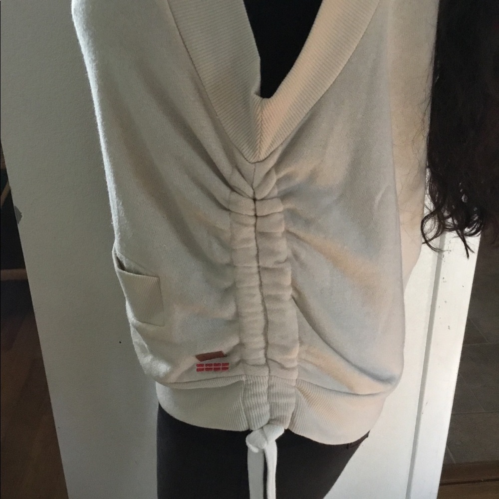 Peace Love World sleeveless sweatshirt